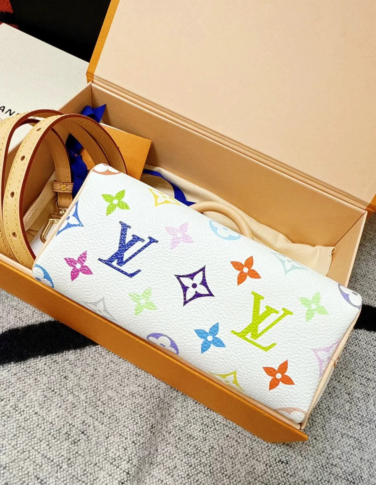 LOUIS VUITTON x Takashi Murakami NANO SPEEDY white tri-color, Boston bag - Image 3