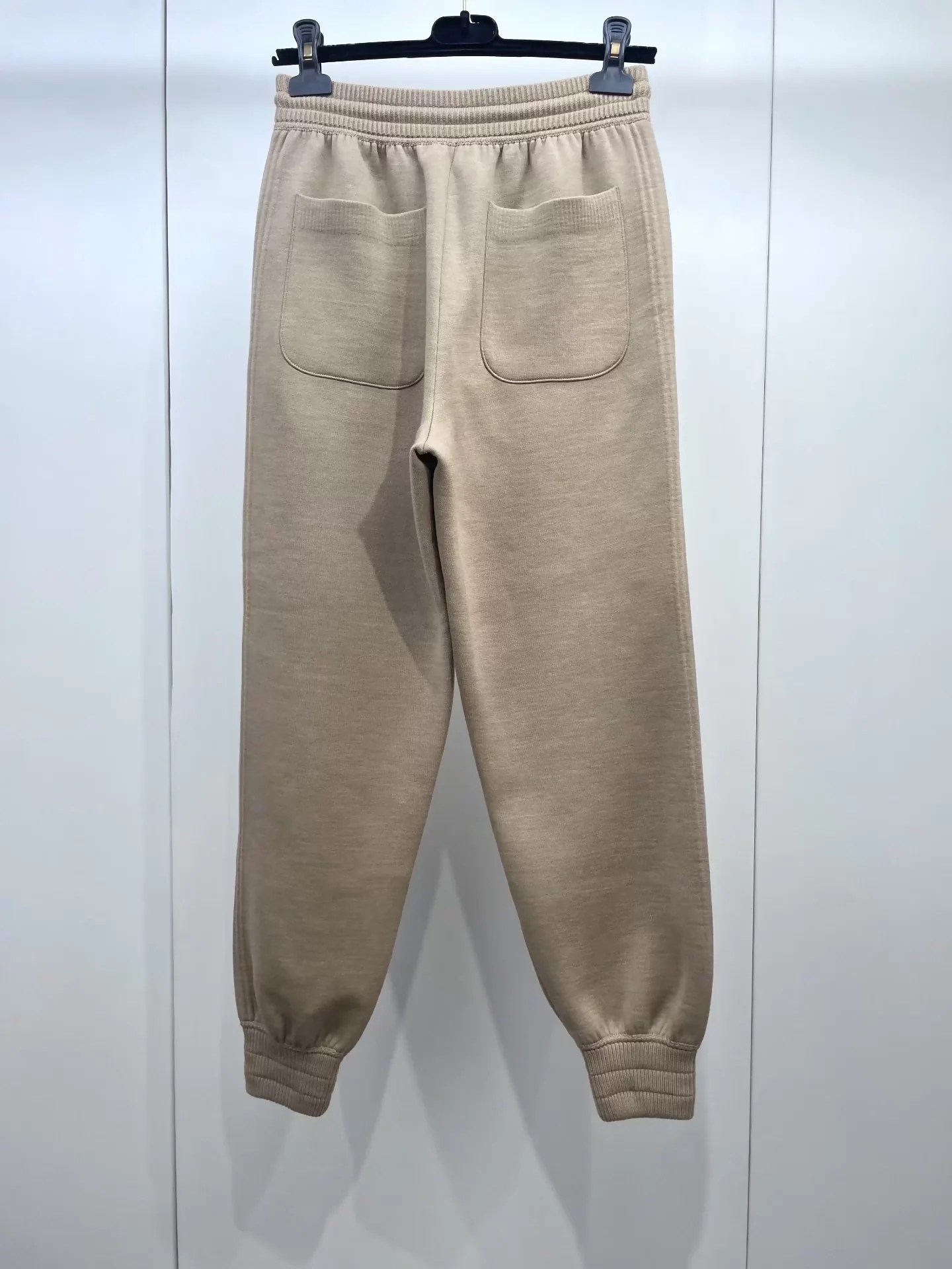 LV 23 Early Autumn Knit sweater pant - Image 2