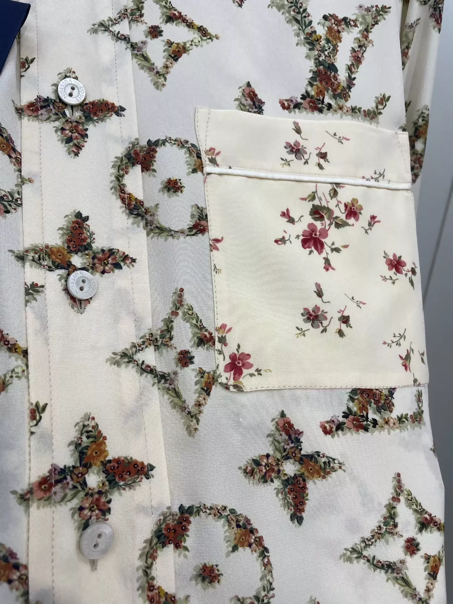 LV 24ss monogram all-over print silk pocket shirt - Image 3