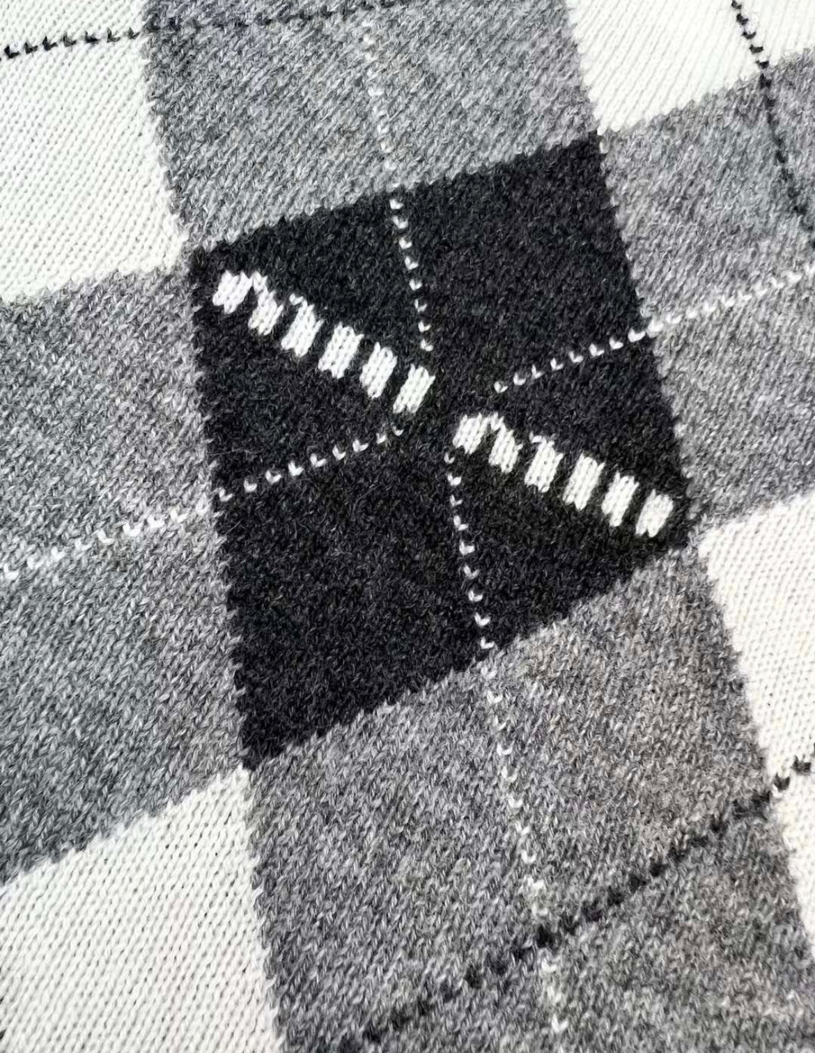 Miu Miu Cashmere Vest 'Marble Grey' brand new size 40 - Image 3