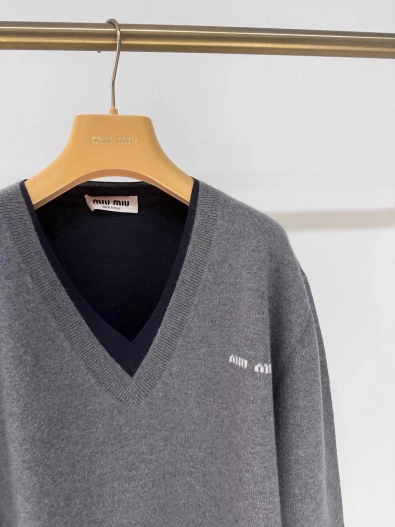 Miu miu V-neck layered cashmere knit sweater, - Image 2