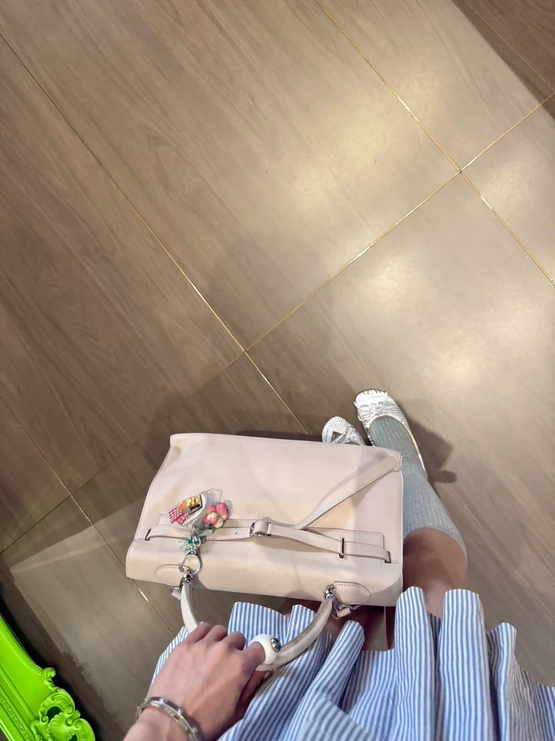 Hermes Flat Kelly 35 in rare pale pink - Image 3