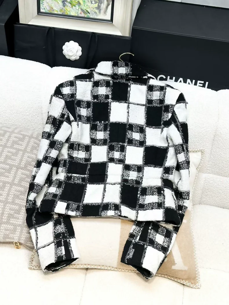 CHANEL 24S black & white tweed jacket