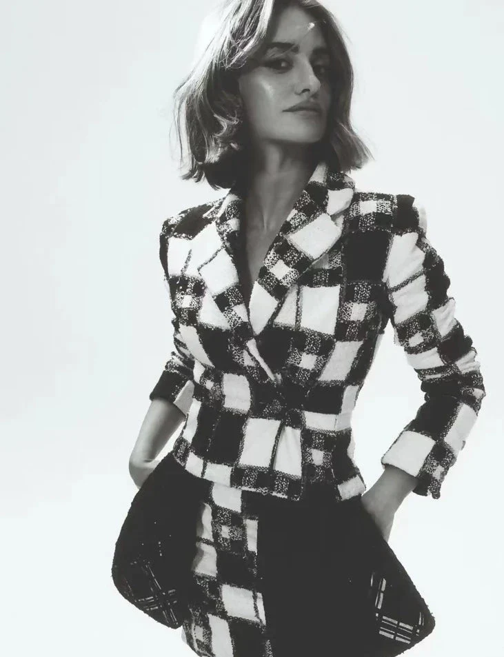 CHANEL 24S black & white tweed jacket - Image 3