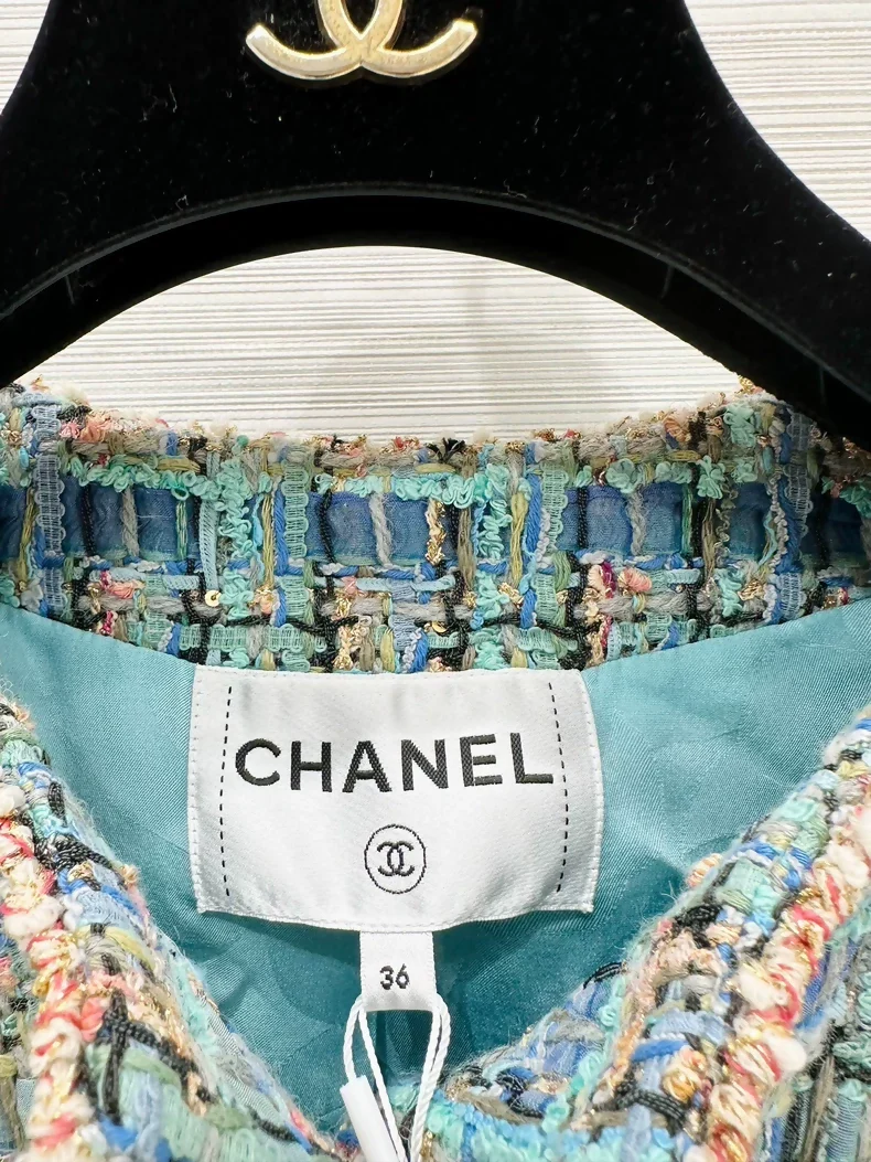 Chanel 25A Blue tweed jacket - Image 2