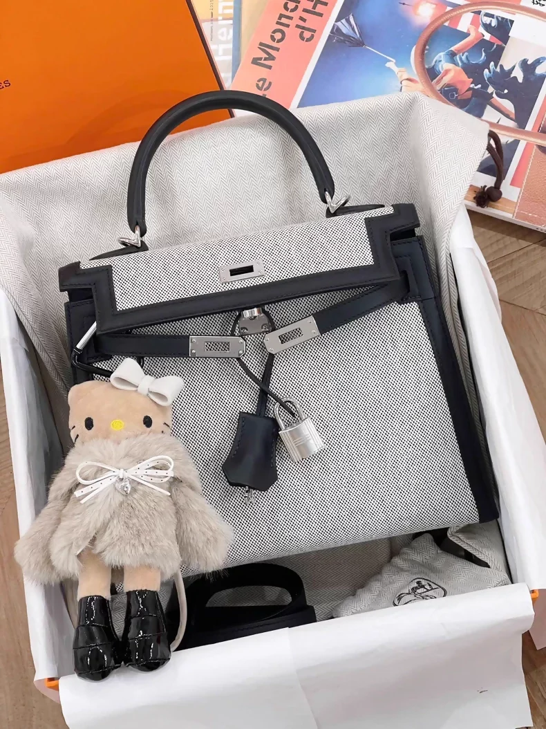 Hermès Kelly 25 black swift leather and Grey canvas palladium hardware - Image 2
