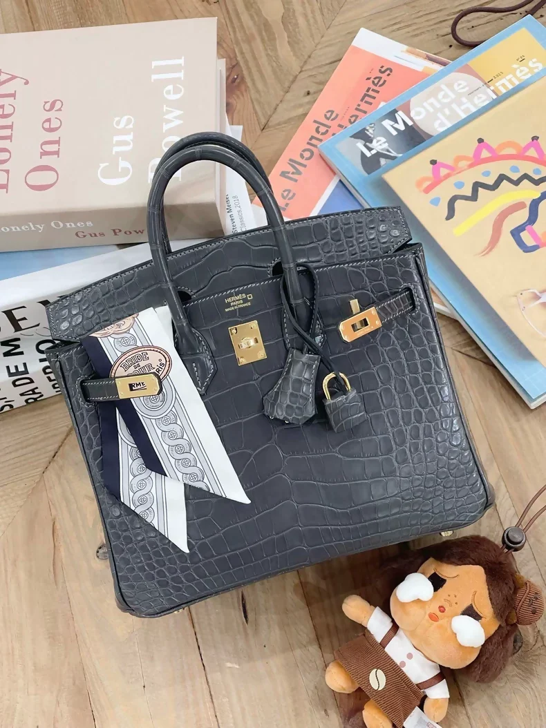 Hermès Birkin 25 graphite grey matte crocodile leather gold hardware - Image 2