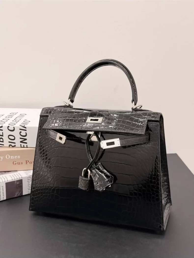 Hermès Kelly 25 black shiny crocodile leather palladium hardware - Image 3