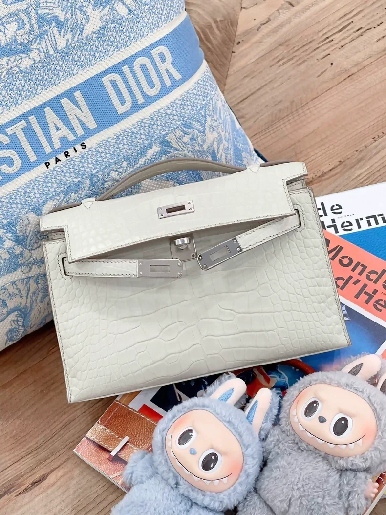 Hermès Kelly pochette Betton matte crocodile leather palladium hardware - Image 2