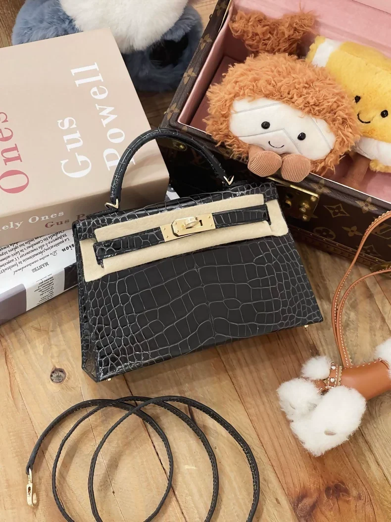 Hermès Mini Kelly 20 graphite grey shiny crocodile leather light gold hardware - Image 2
