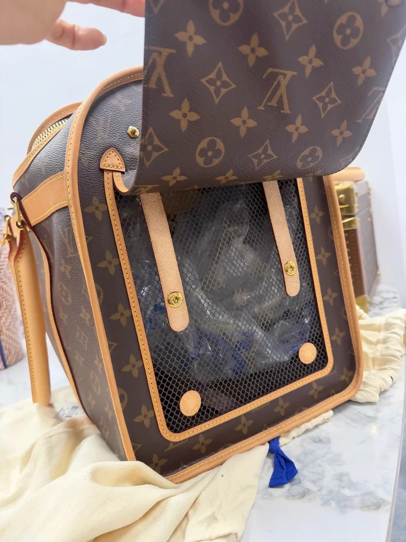 New Louis Vuitton monogram pet bag with shoulder strap - Image 2
