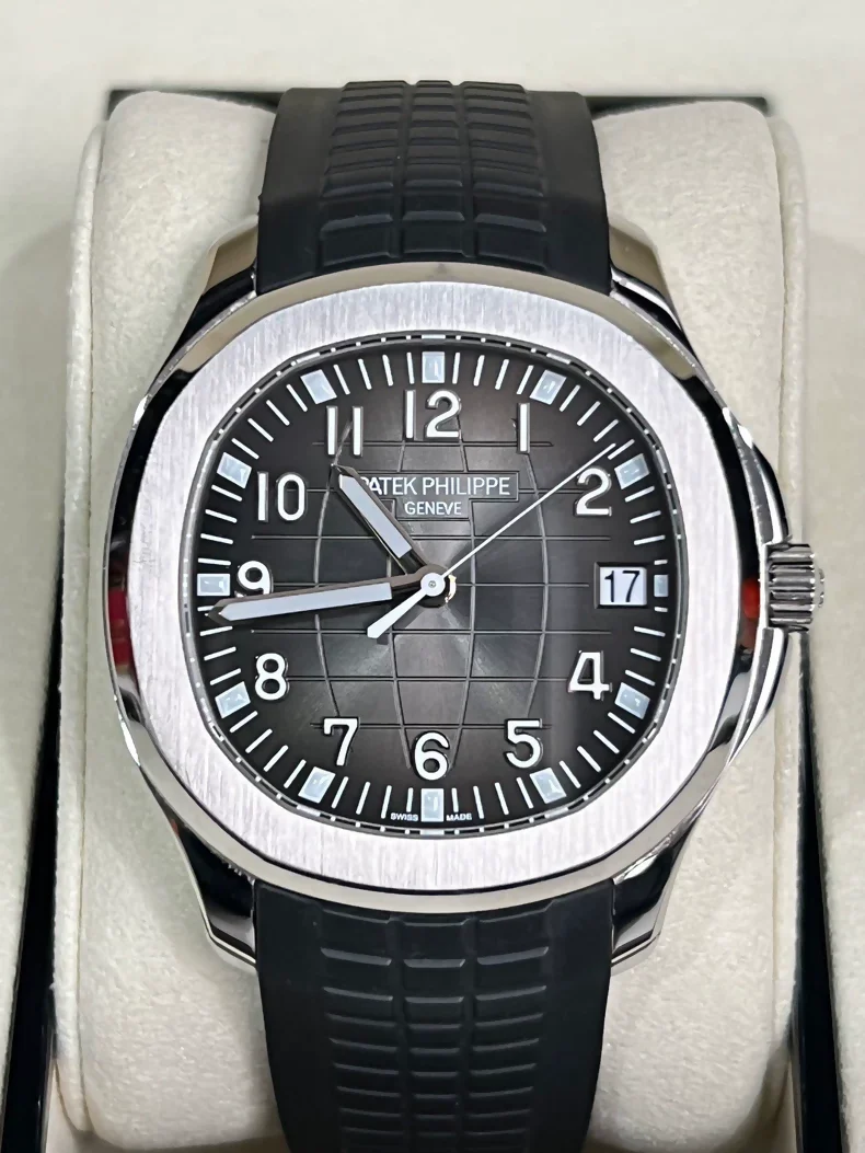 Patek Philippe Aquanaut Date Black Strap Stainless Steel ref. 5167A-001 - Image 2