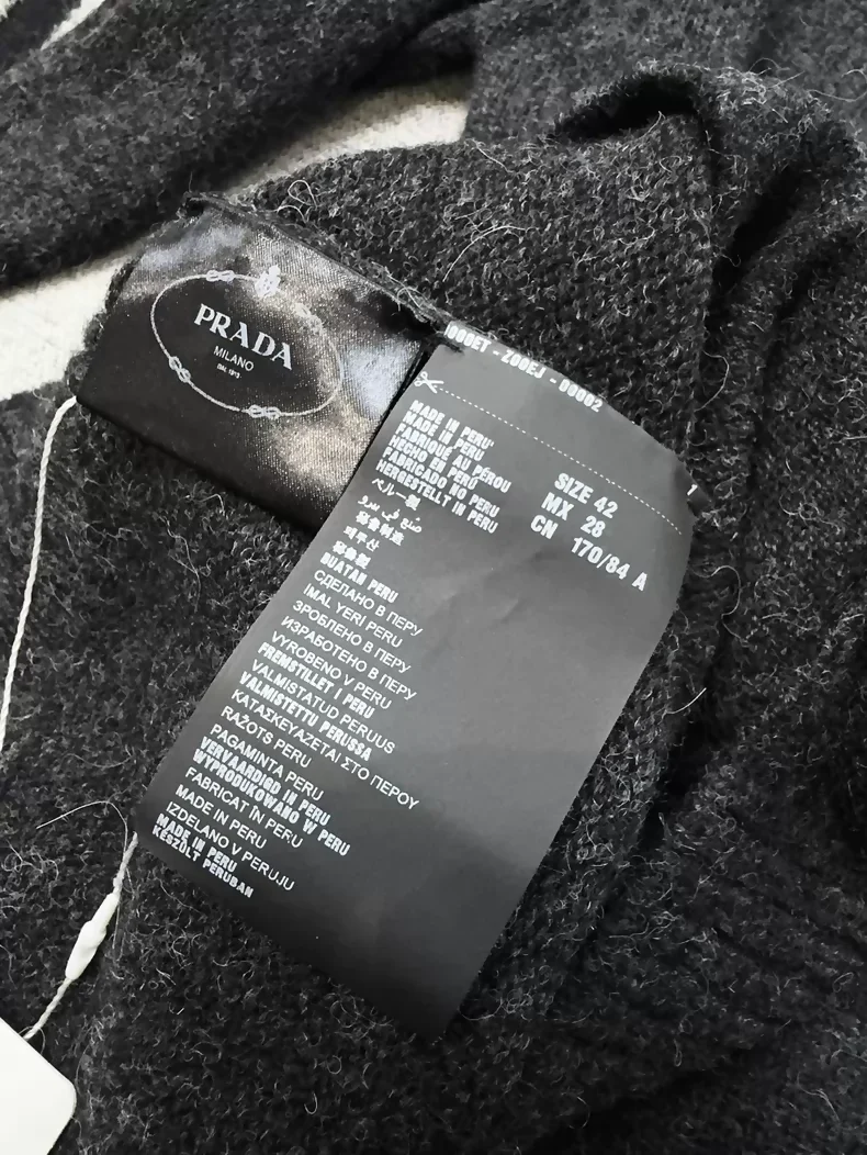 Prada dark grey V-neck knit cardigan - Image 5