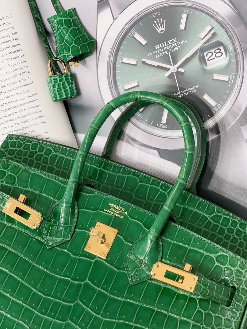 Hermès Birkin 25 cactus green shiny crocodile leather gold hardware - Image 3