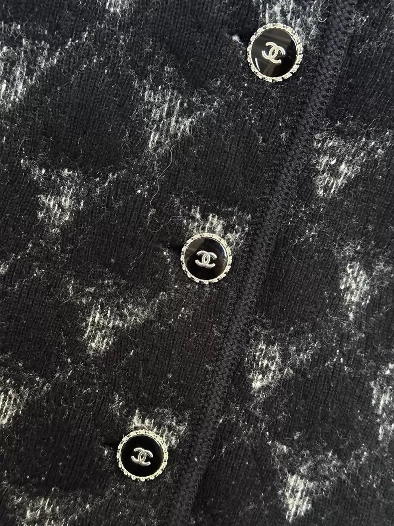 Chanel 21B black/grey cashmere quilted cardigan w - Image 3