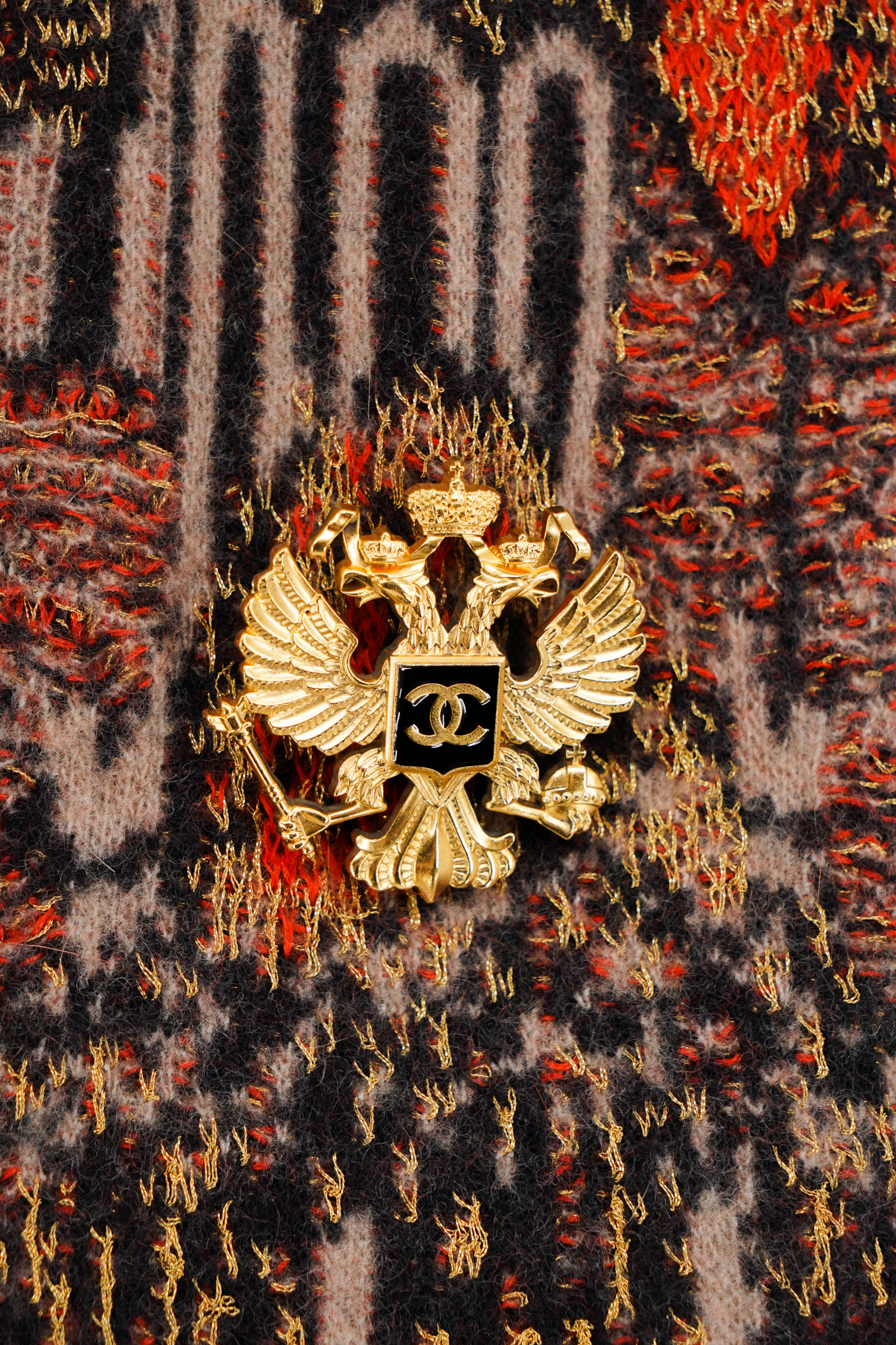 rare chanel 2009 Paris Moscow scarf - Image 2