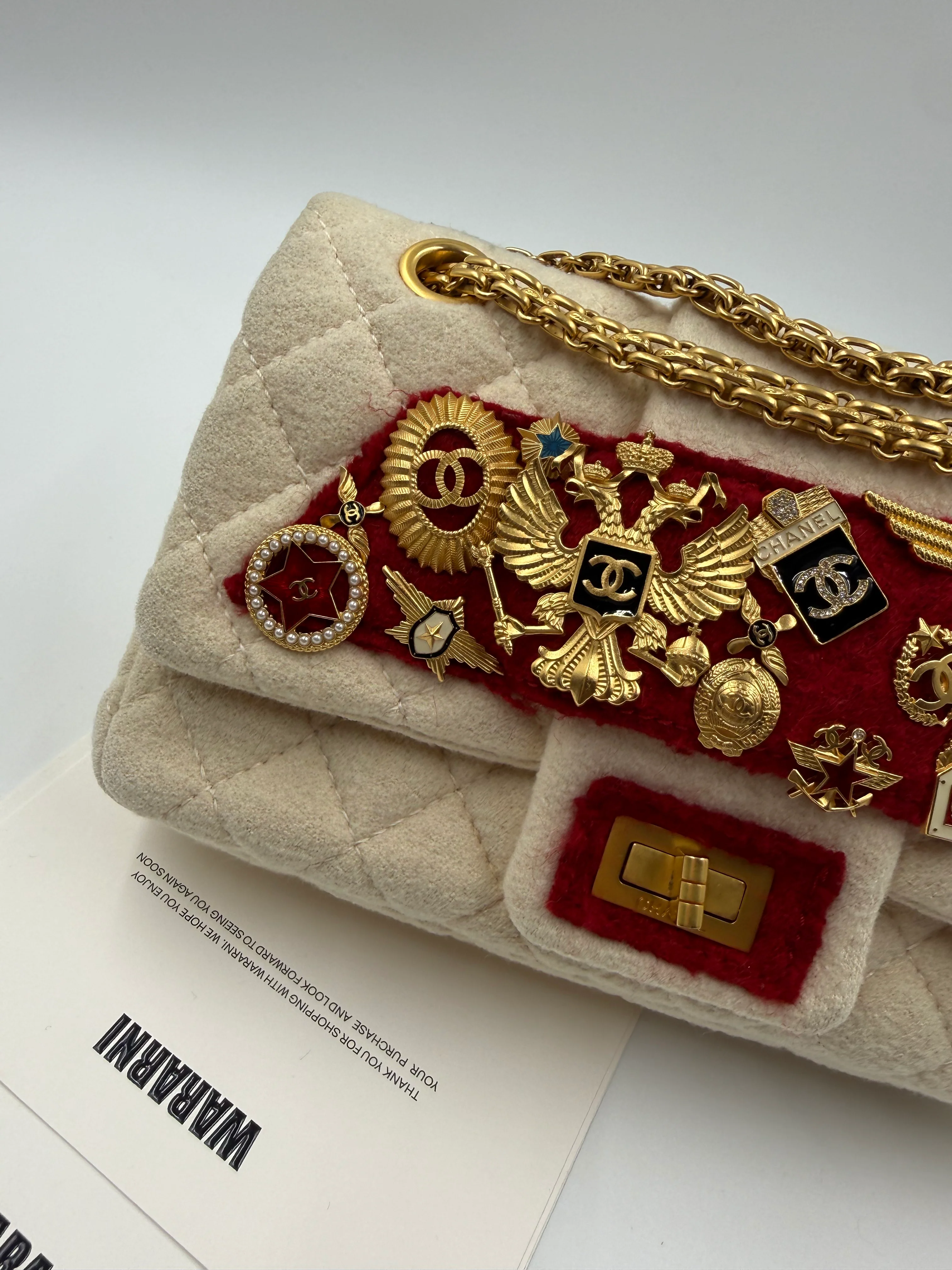 Rare Chanel 2009 Pre-fall Paris Moscow 2.55 badge bag - Image 4