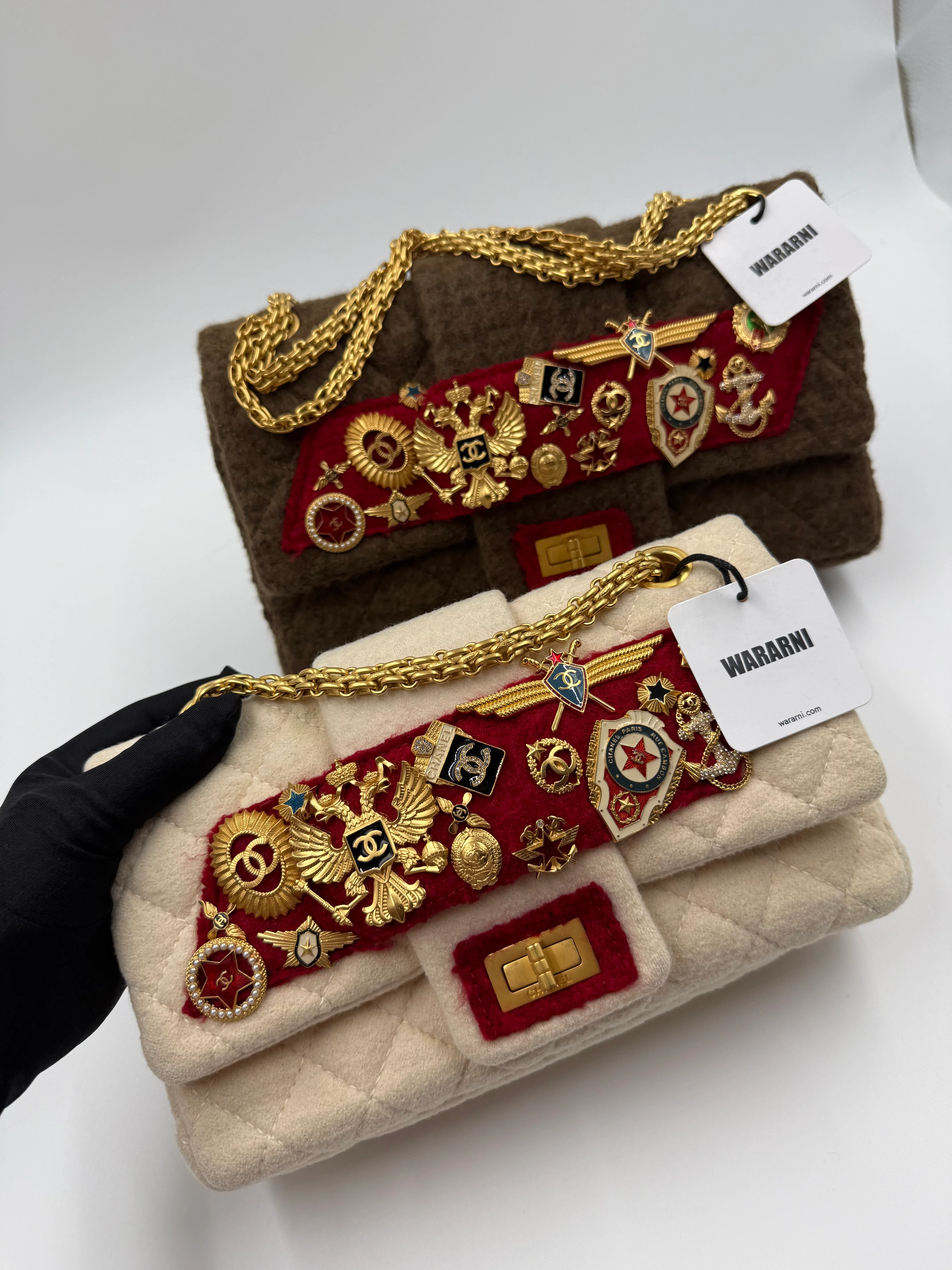 Rare Chanel 2009 Pre-fall Paris Moscow 2.55 badge bag - Image 9