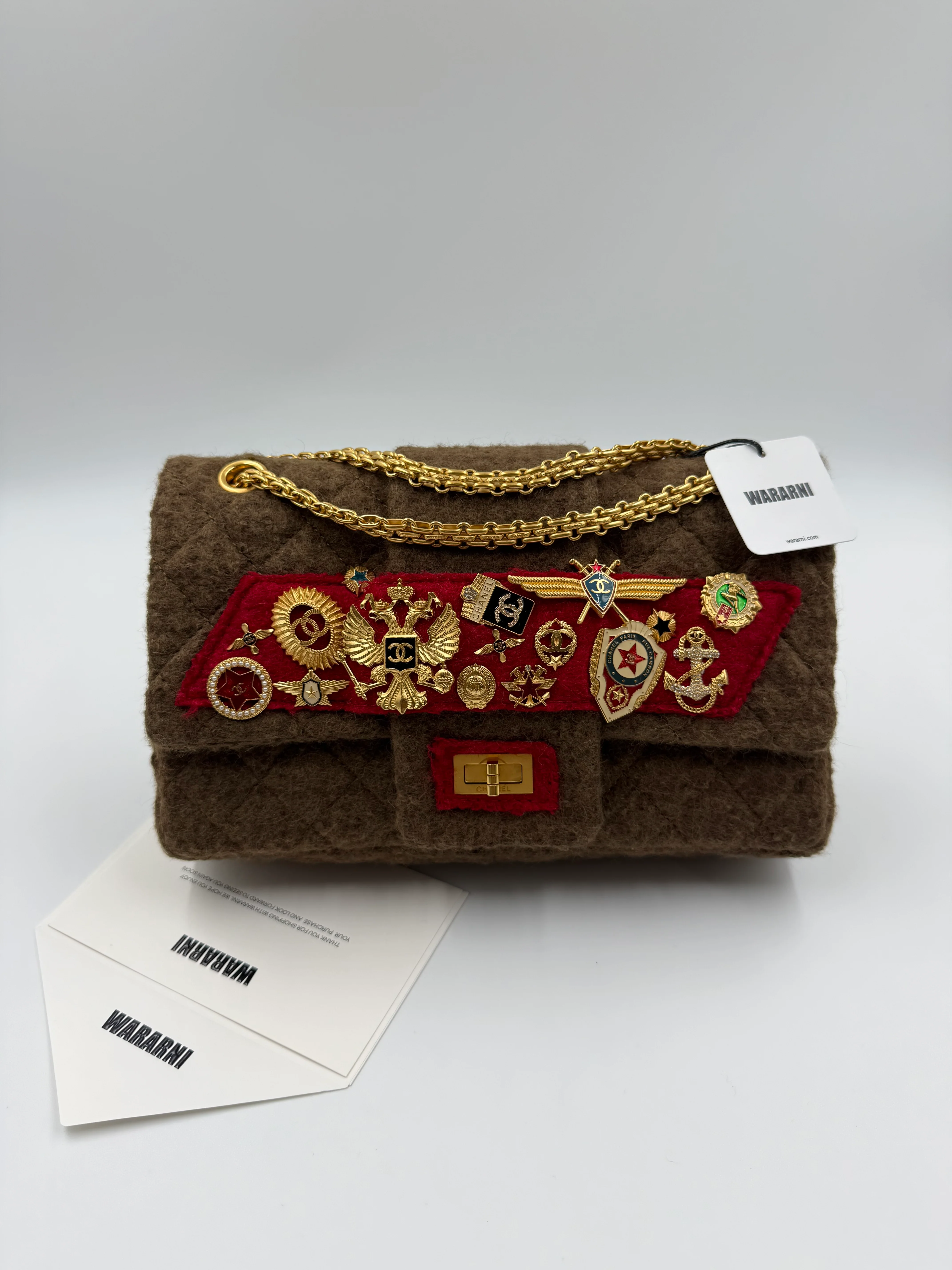 Rare Chanel 2009 Pre-fall Paris Moscow 2.55 badge bag - Image 5