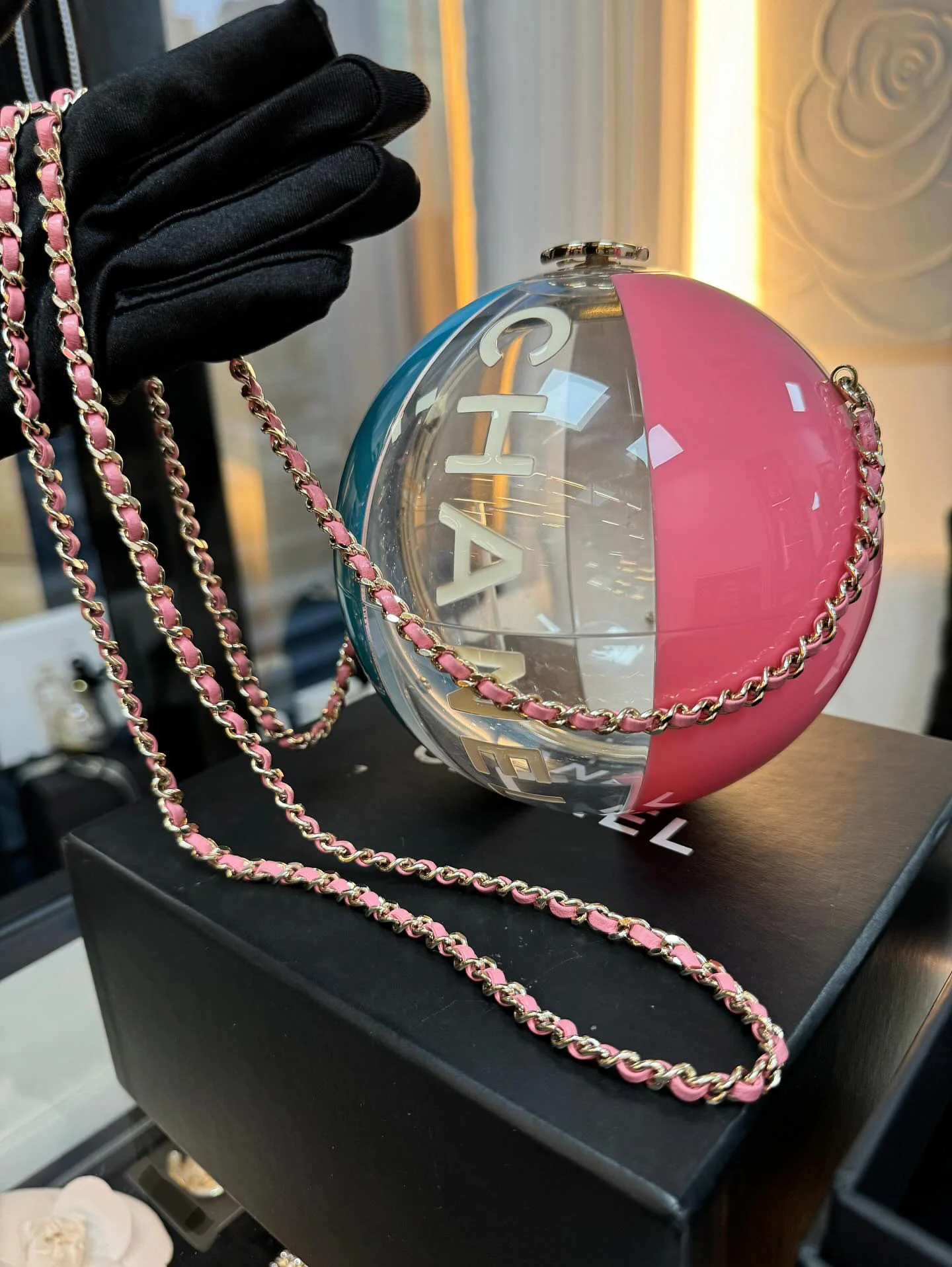 Rare Chanel 2019 Runway White Blue Pink Clear Round Beach Ball Evening Shoulder Bag very good condition full set with original box - Image 7