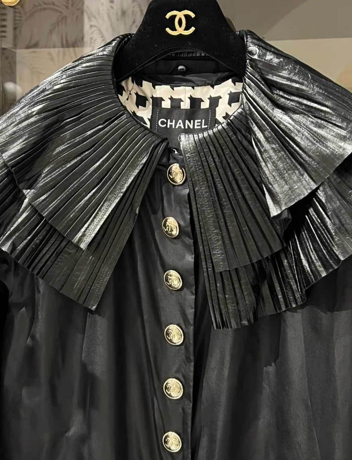 Rare Chanel 20k Black long windbreaker with collar and cuffs coat size 38 - Image 3
