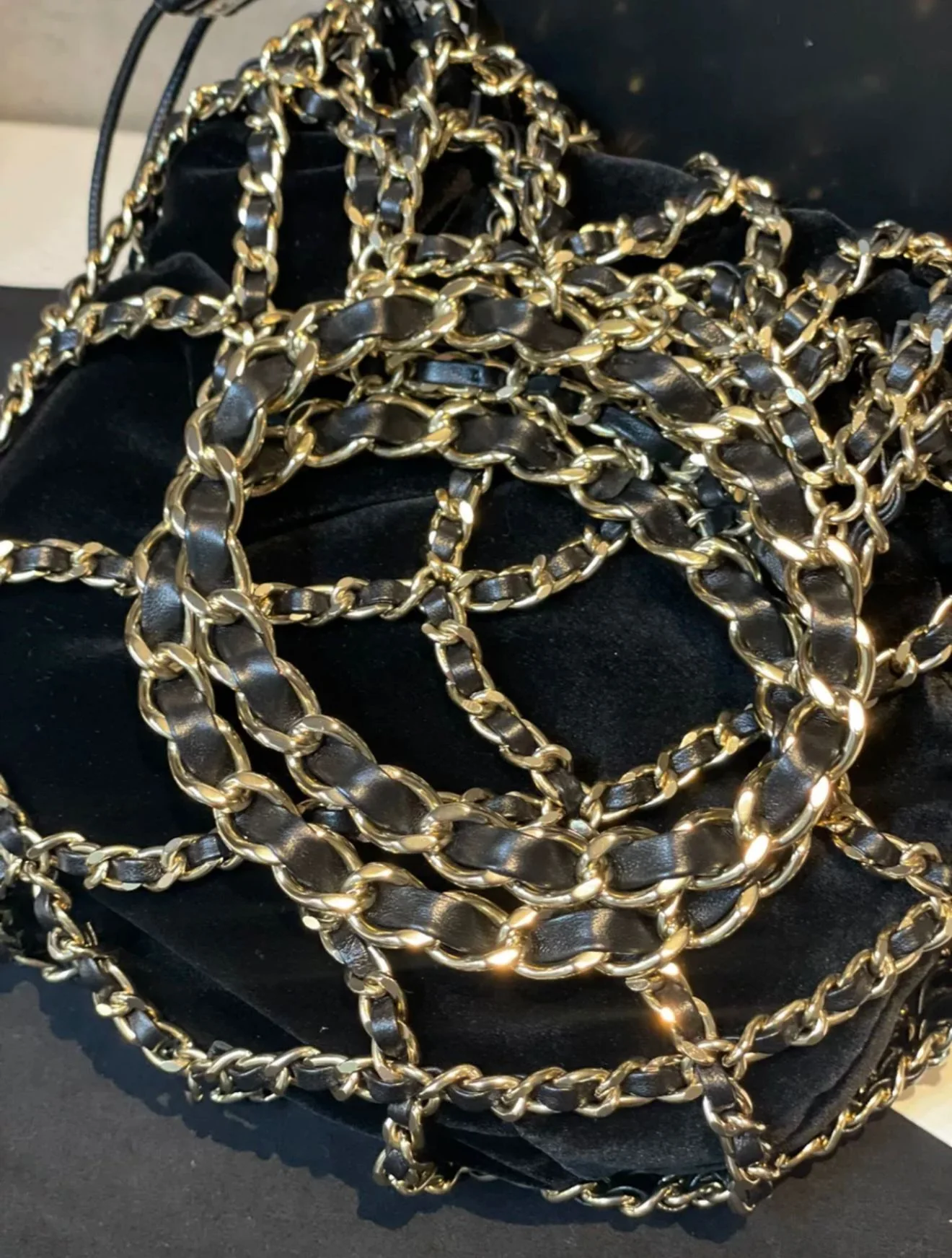 Rare Chanel 21A Net chain bag - Image 3
