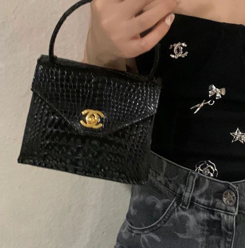 Rare Chanel black crocodile Kelly handbag - Image 2