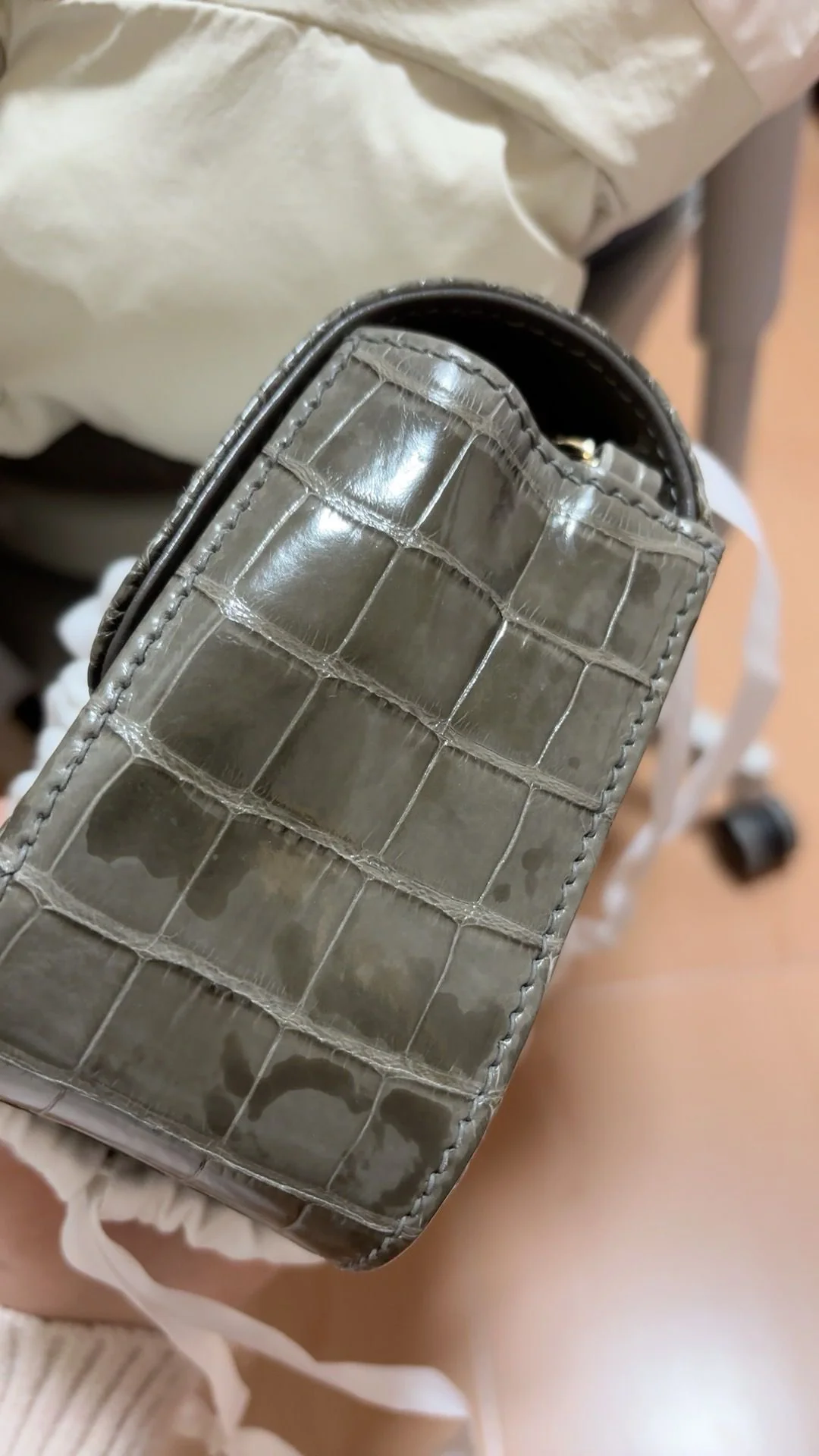 Rare Chanel grey shiny alligator leather Mini flap with gold hardware - Image 2