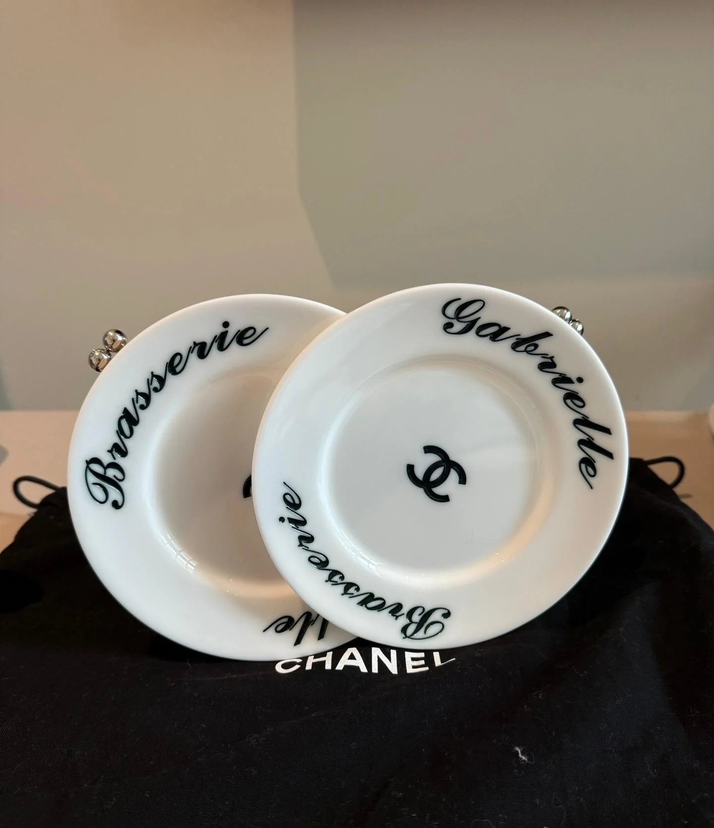 Rare CHANEL Plexiglass Brasserie Gabrielle Plates Minaudiere White - Image 2