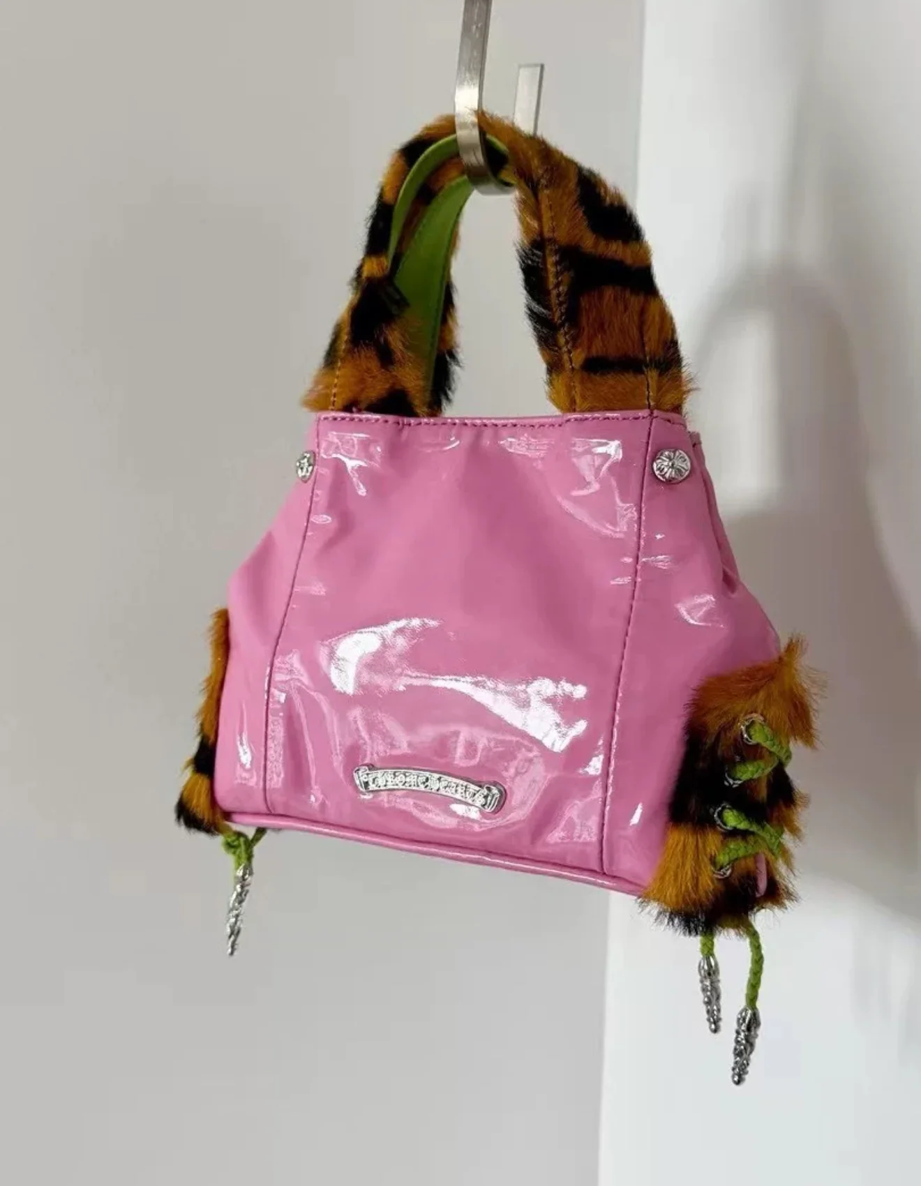 Rare Chrome Hearts JJ Dean shoulder bag in Pink, Green Patent Leather & Leopard Fur - Image 2