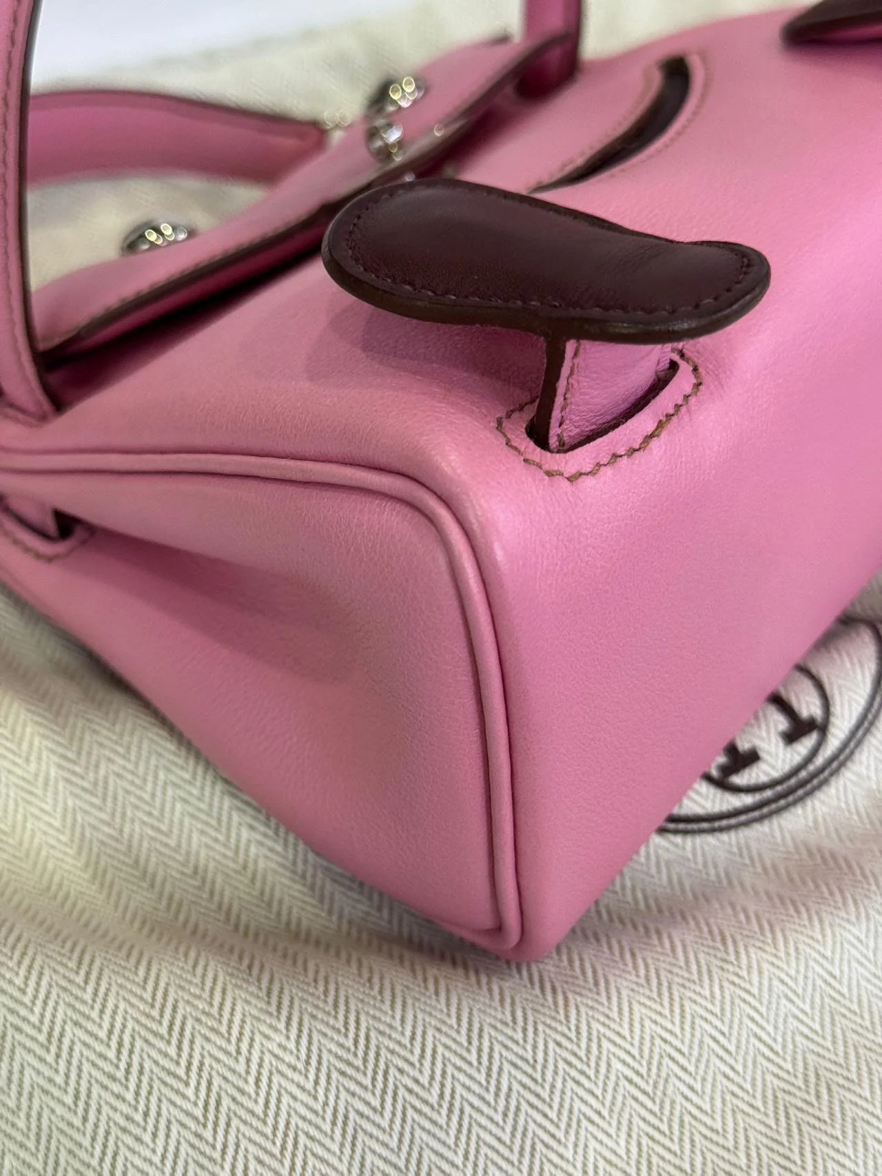 Rare Hermès Kelly Doll Pink Bubblegum Swift Leather Palladium Hardware - Image 6