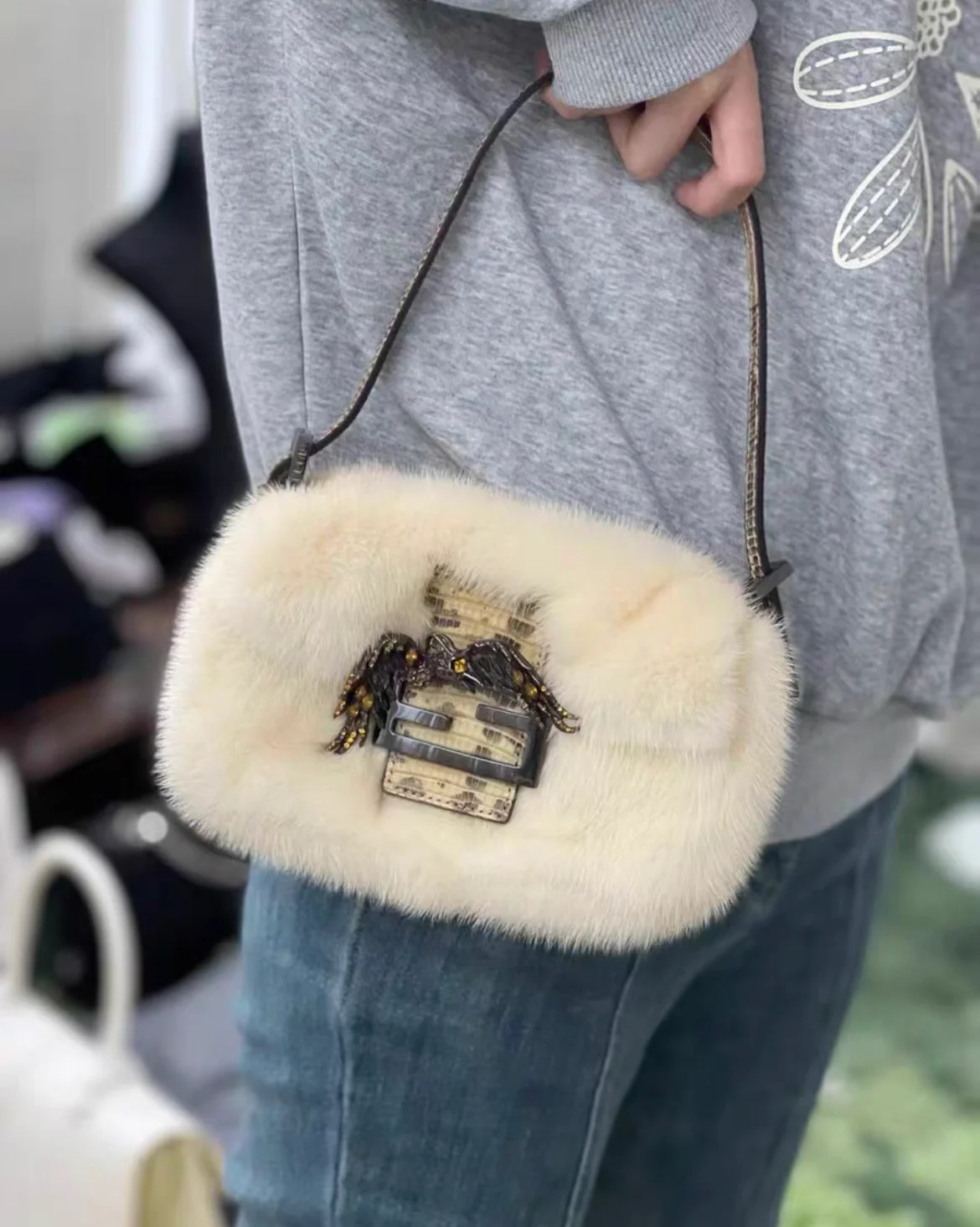 Rare Vintage Fendi Baguette Bag Fur with Lizard and Crystals Birds - Image 6