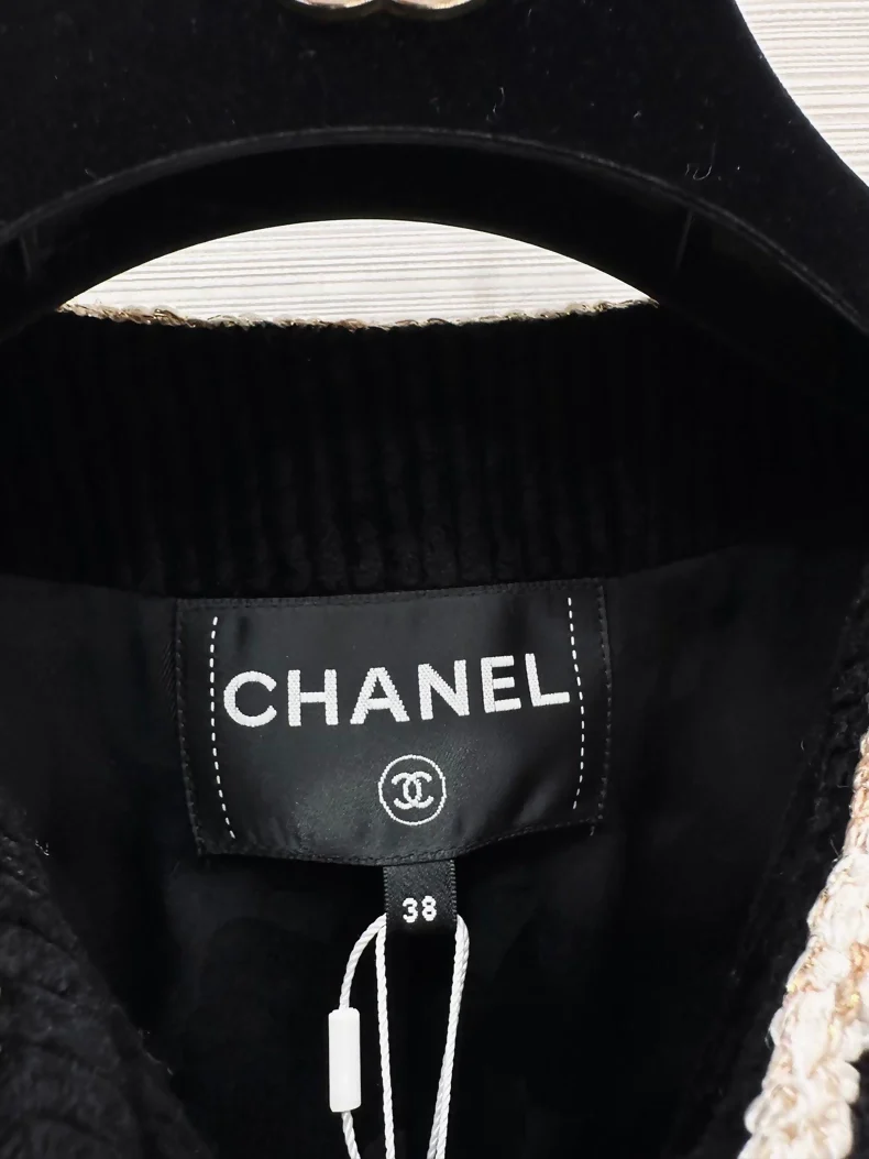 Chanel 25K four-pocket jacket - Image 2