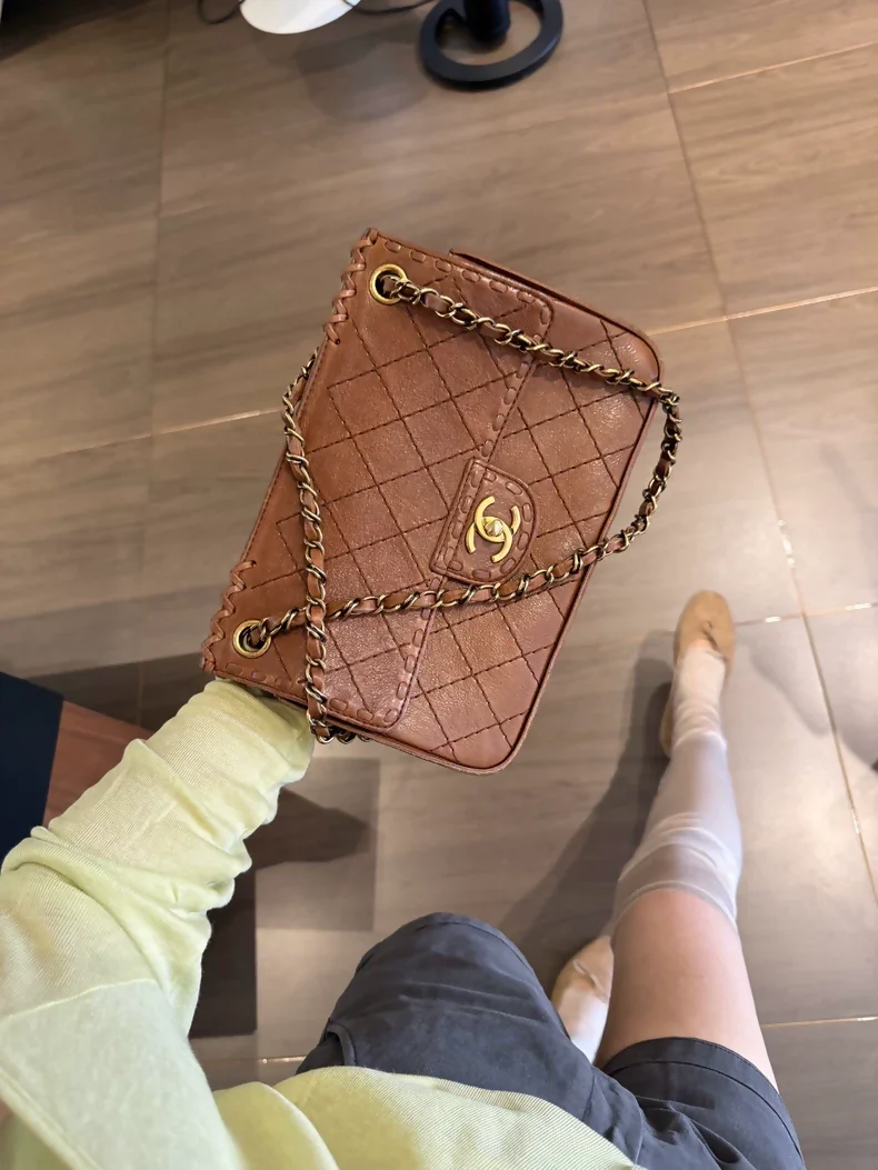 Chanel Vintage brown leather shoulder bag - Image 2