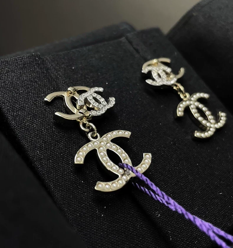Chanel 21A Double C earrings - Image 3