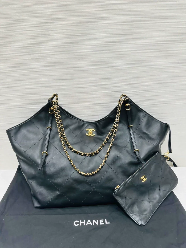 Chanel 25 maxi tote