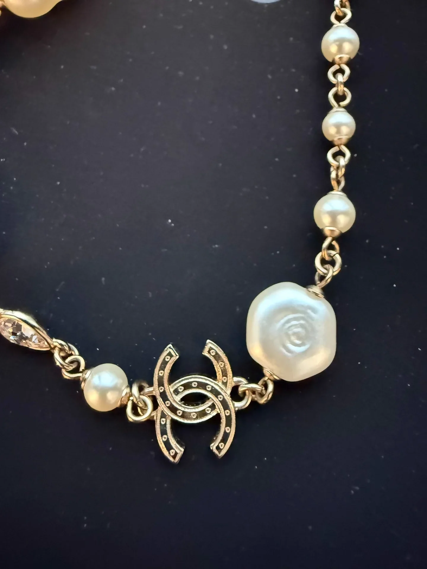 Chanel 25A camellia pearl necklace - Image 2