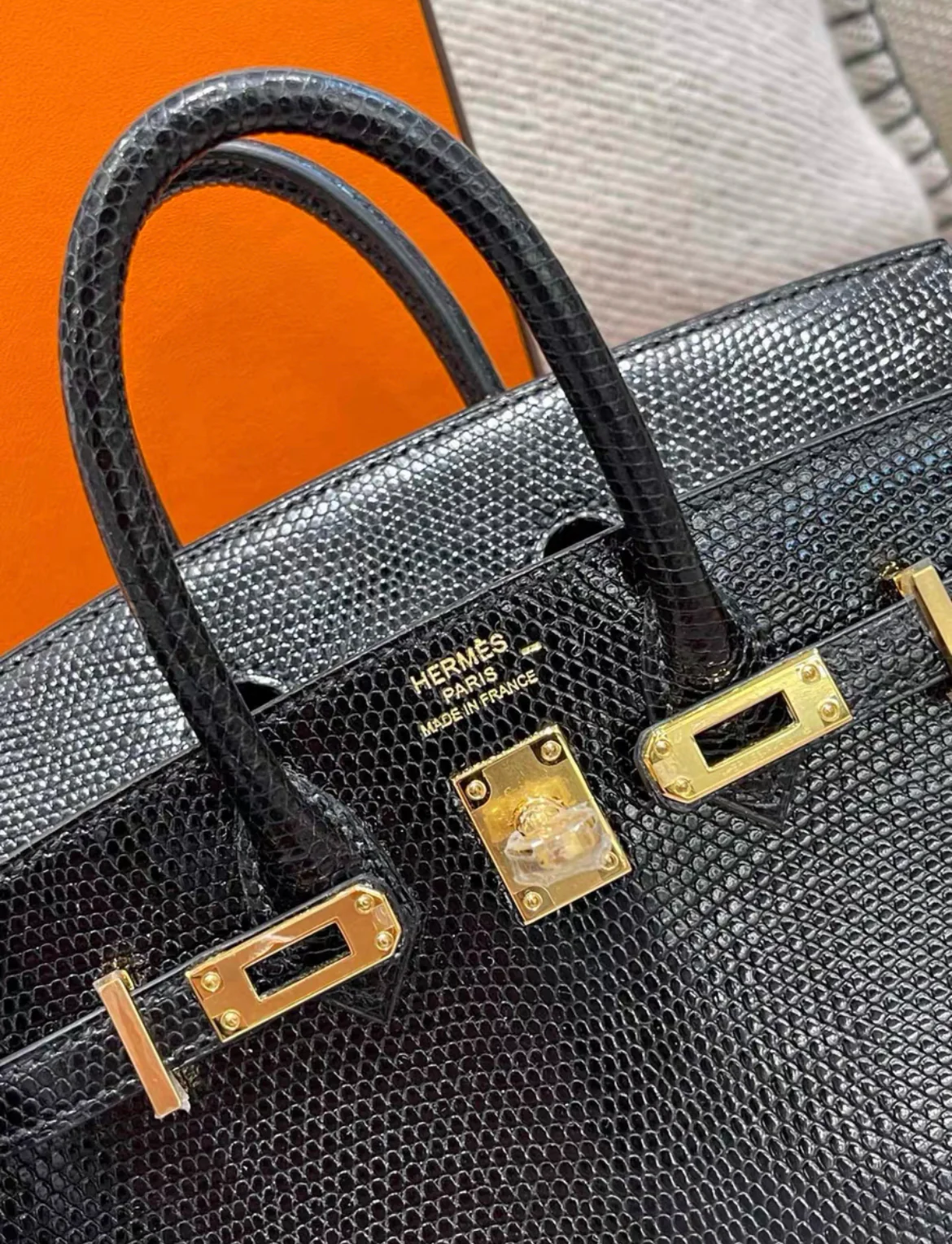 HERMÈS BIRKIN 20 SELLIER BLACK SHINY LIZARD GOLD HARDWARE - Image 3