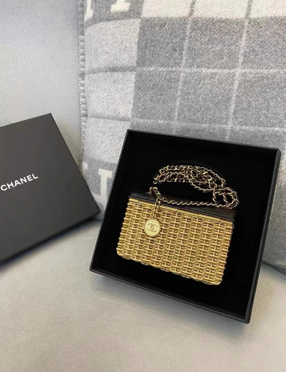 CHANEL 23C Woven Metal Lambskin Quilted Small Flap Black Gold - Image 2