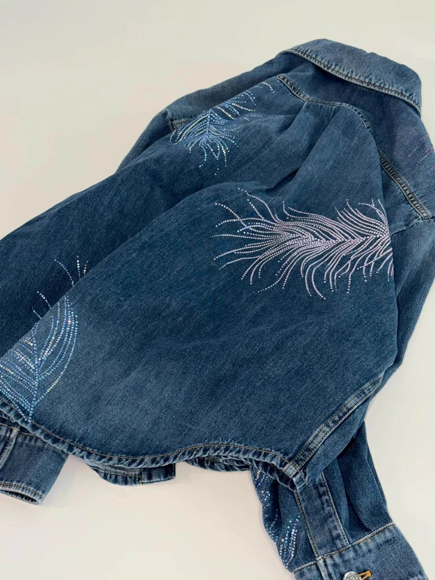 Chanel 25s denim feather shirt, size 40 - Image 4