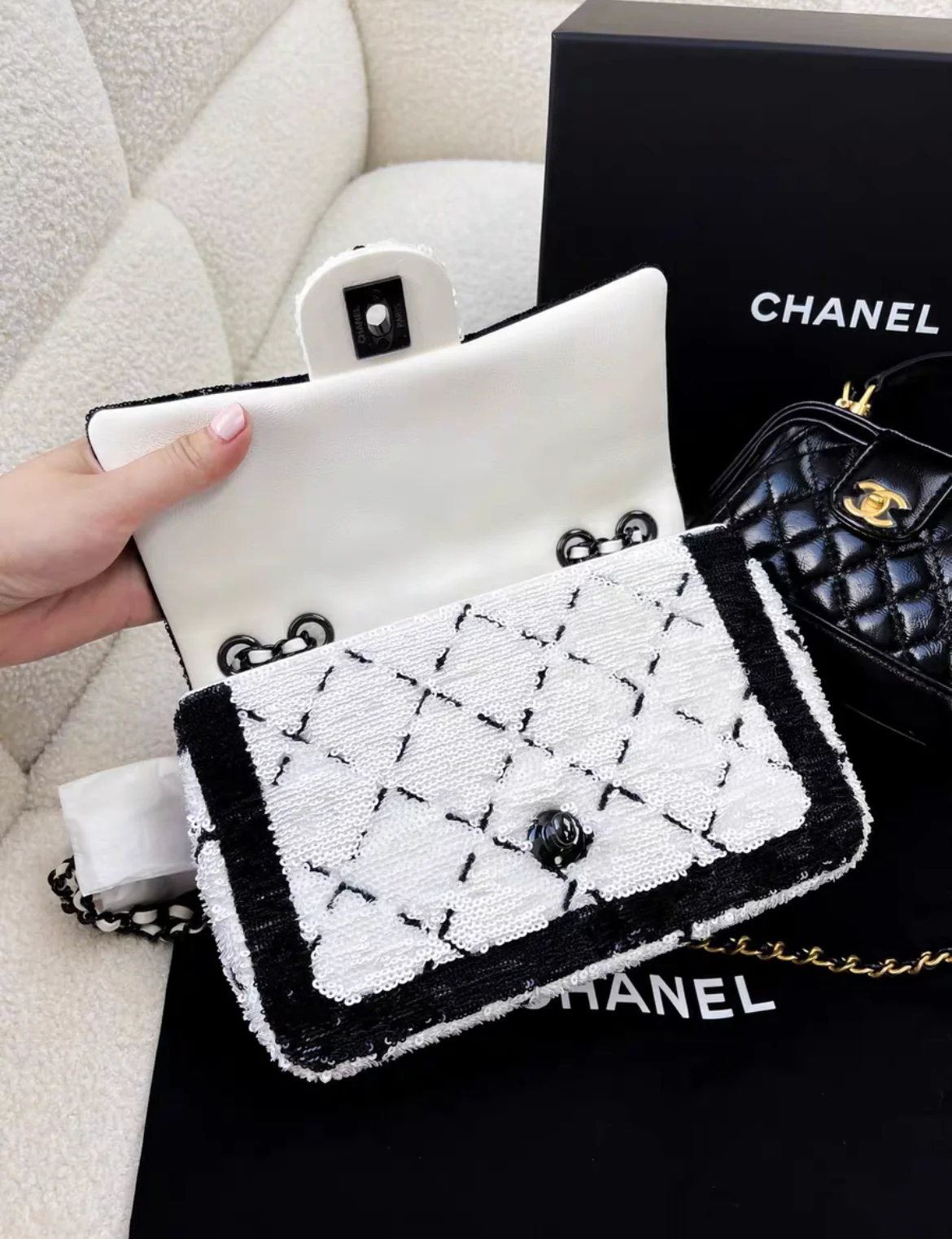 Chanel 24P Large Flap Bag Sequins & Black Metal, White & Black - Image 7