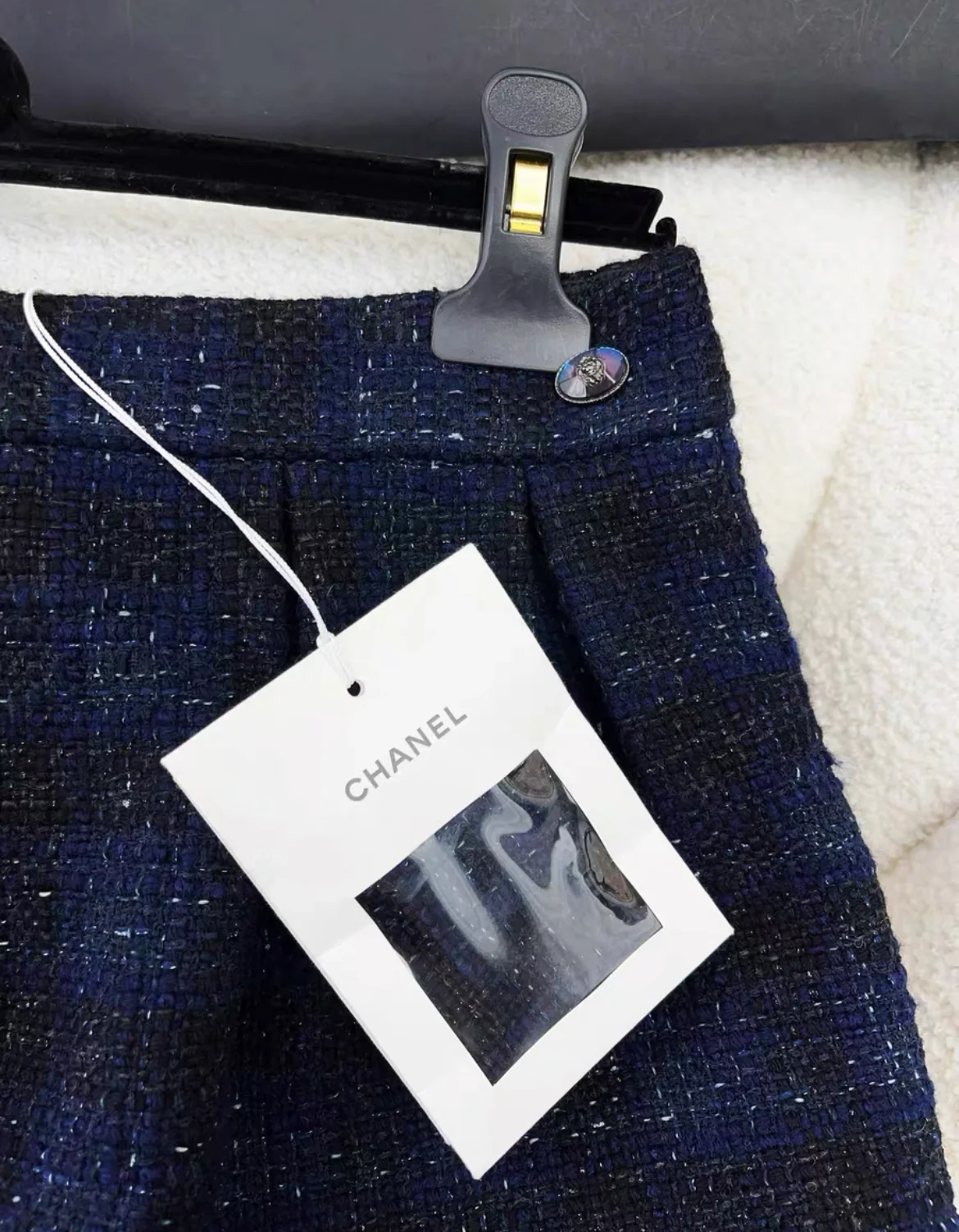 Chanel 24A SKIRT Iridescent Wool Tweed Navy Blue, Black & White size 36 - Image 2