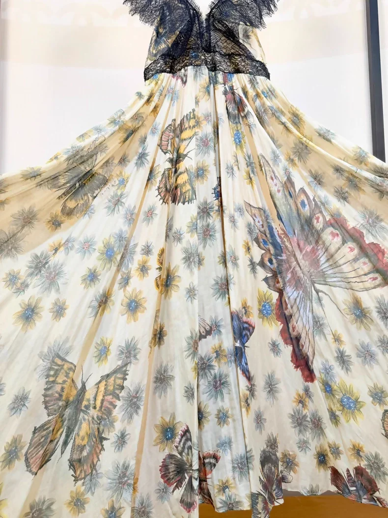 Valentino 2017 Resort Collection lace/Floral gown - Image 3