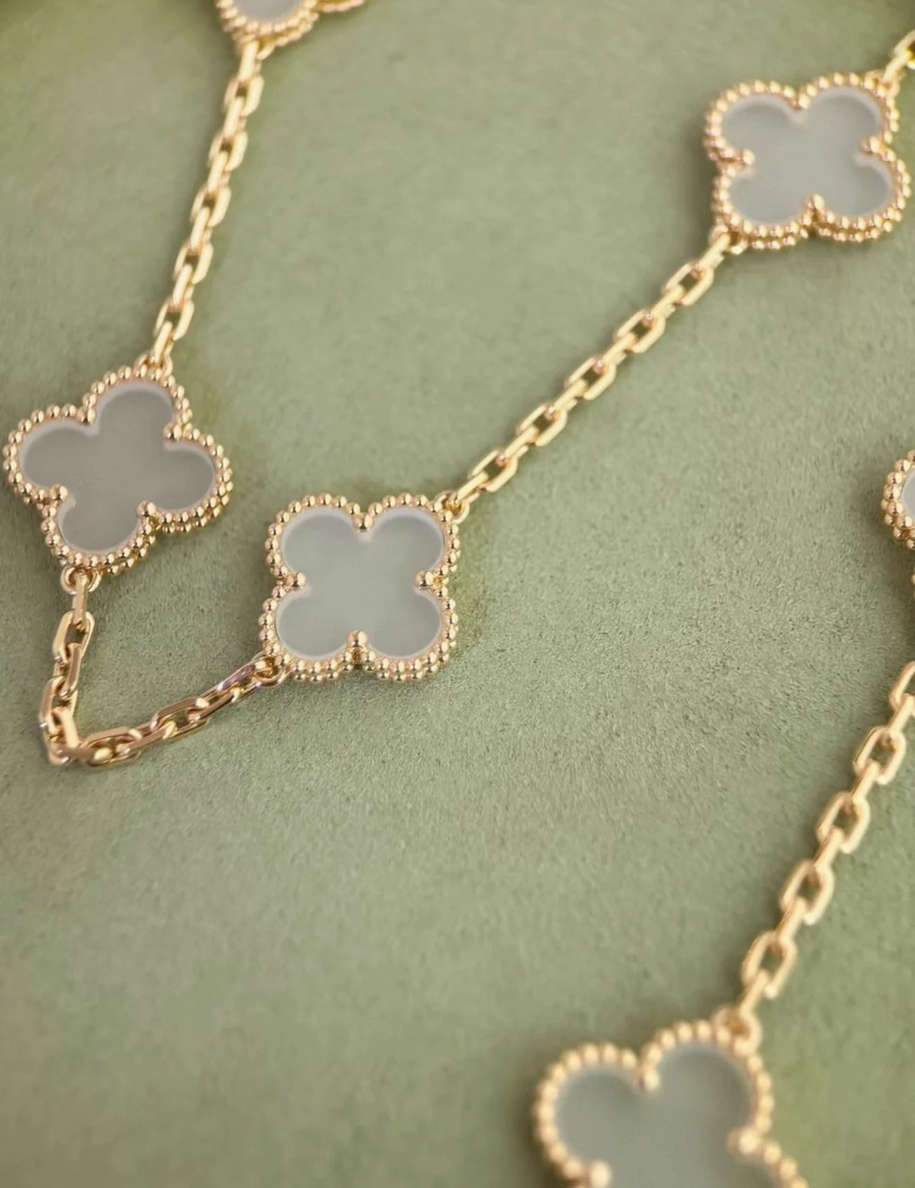 Van Cleef & Arpels Gold and Rock Crystal Vintage Alhambra 20 Motifs Long Necklace, Chain - Image 3