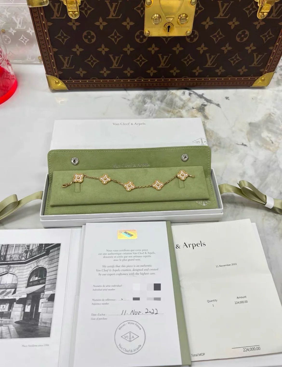 Van Cleef & Arpels Vintage Alhambra 5 diamond motif bracelet in 18k yellow gold - Image 3