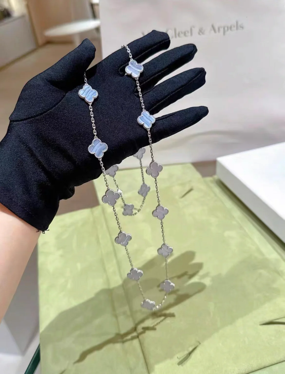 VCA Van Cleef & Arpels Vintage Alhambra long necklace, 20 motifs 18K white gold, Chalcedony
Full set brand new - Image 2