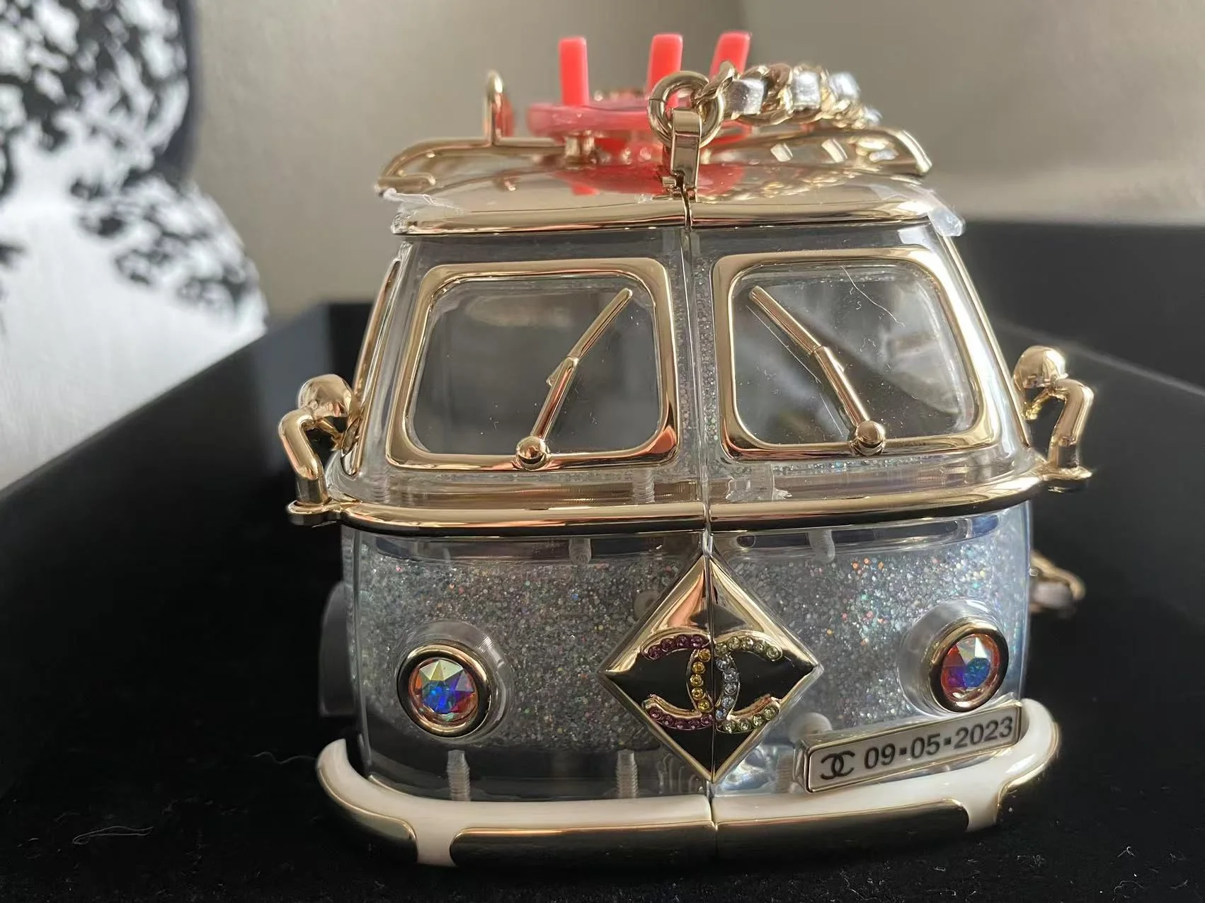 Very Rare Chanel 24C Pink Mini bus Van Hollywood Minaudiere Mini Bag handbag Collectible - Image 6