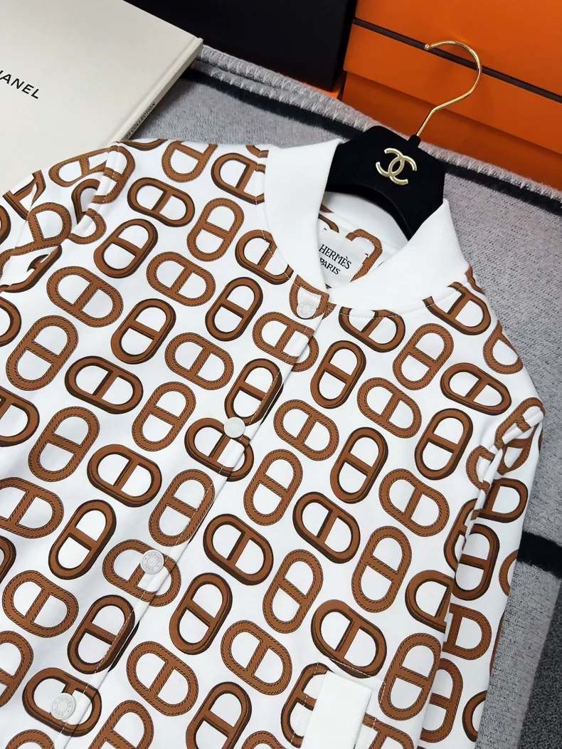 Hermes brown & white jacket - Image 2
