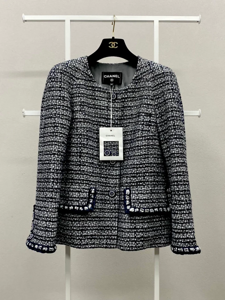 Chanel 19P Grey silver & navy tweed jacket