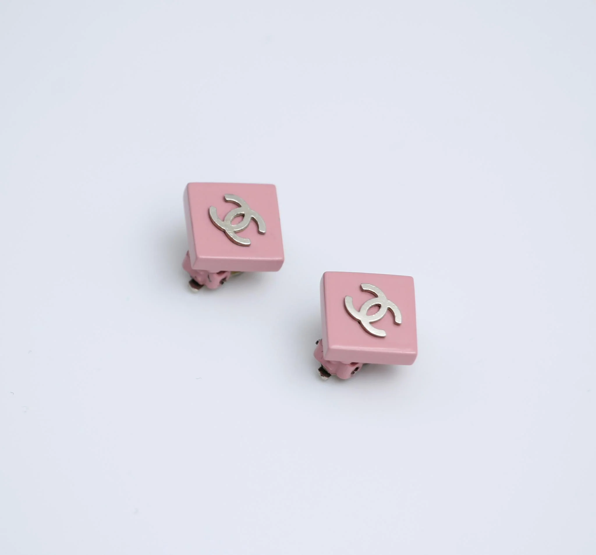 Vintage Chanel 04P Pink Diamond Resin Clip-On Earrings